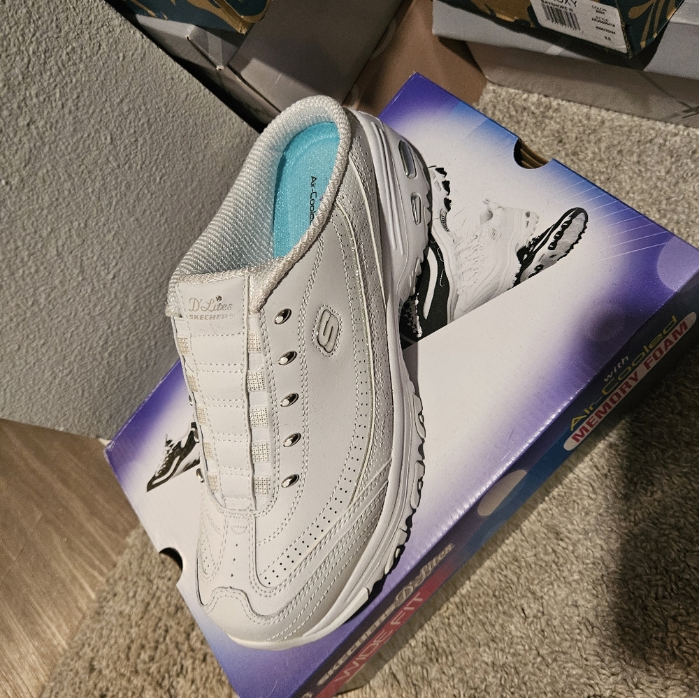 White Sketchers slip on sneaker